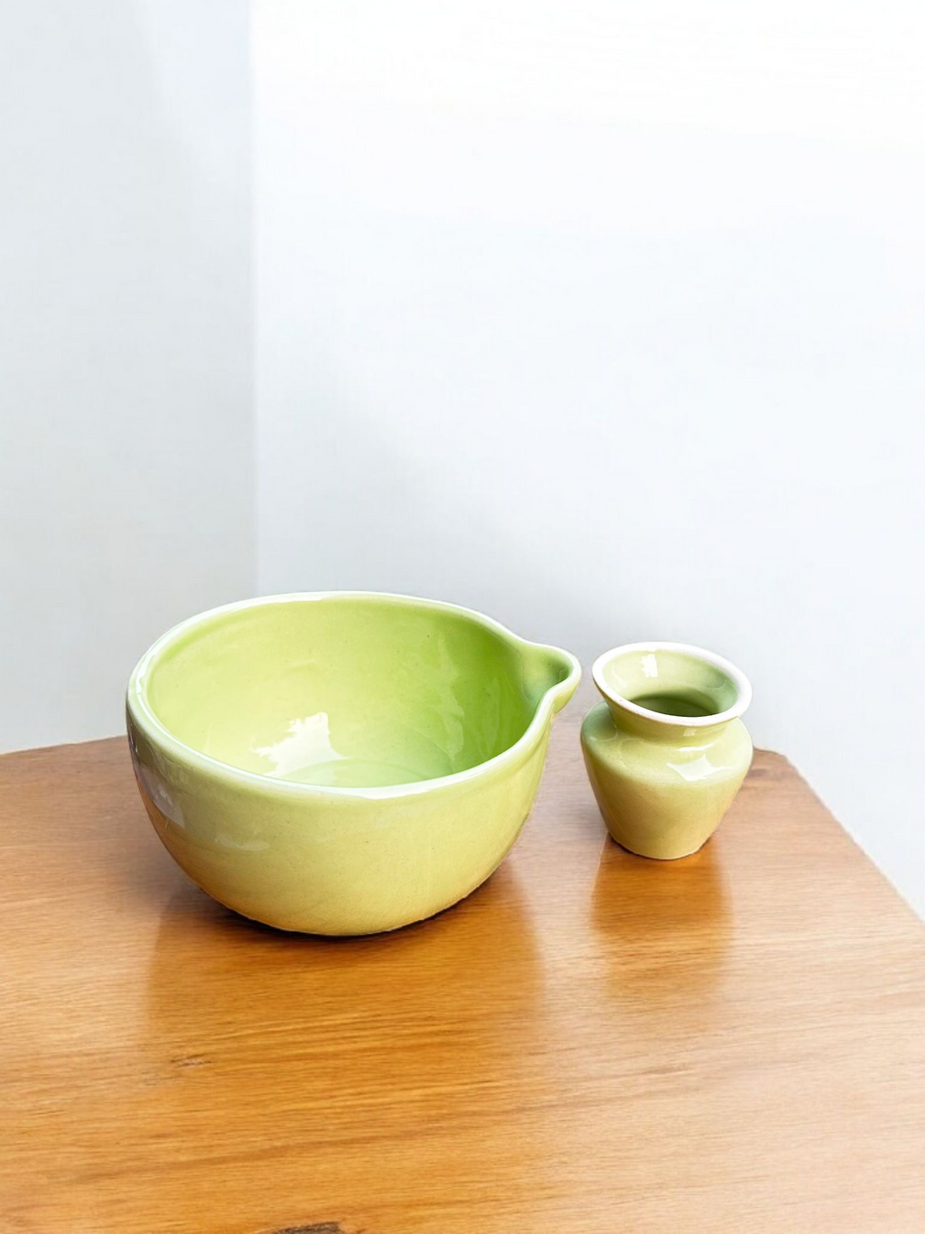 Green Matcha Whisking & Pouring Ceramic Set