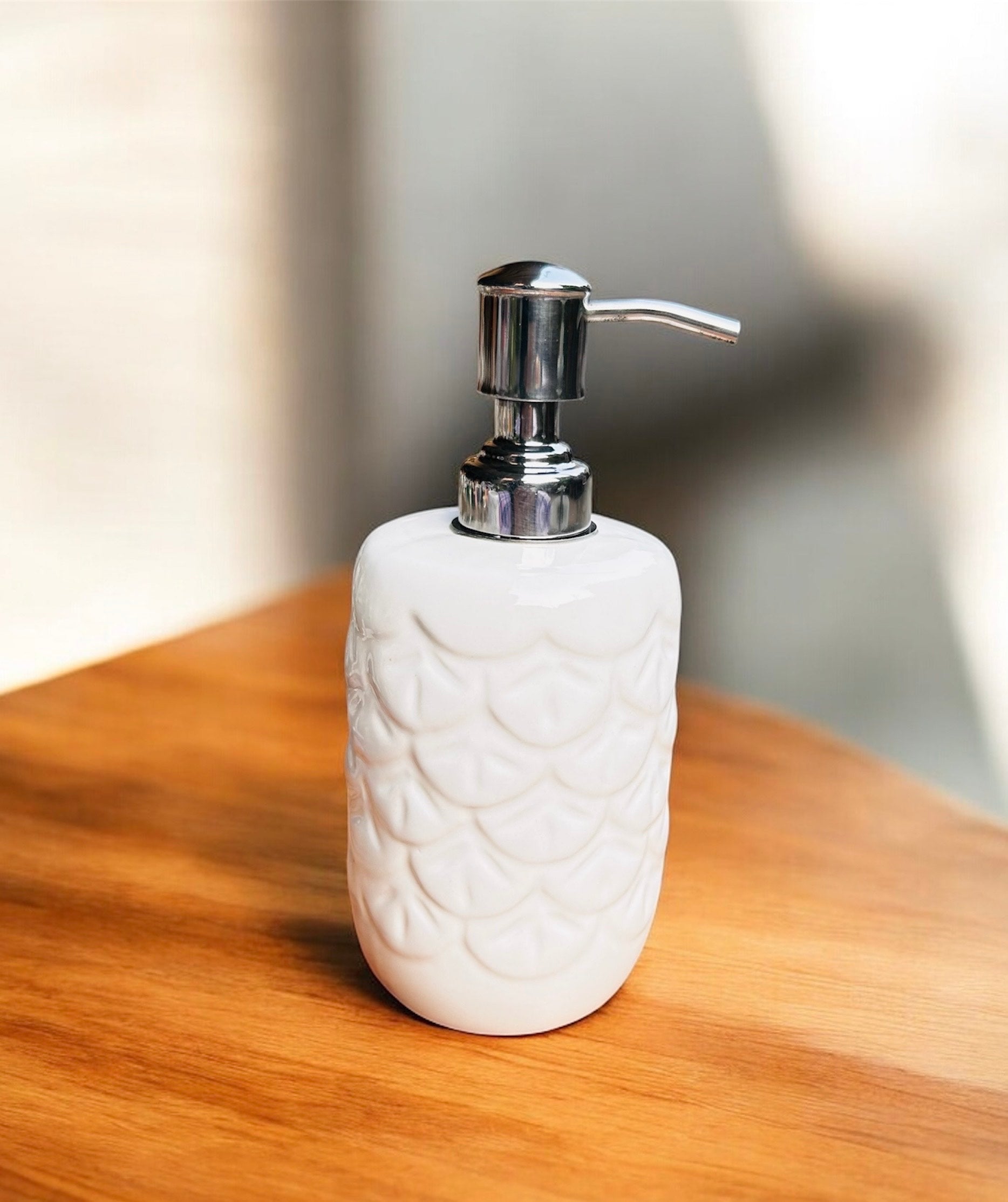 Arctic White Embossed Ceramic Bathroom Set (3 pcs)