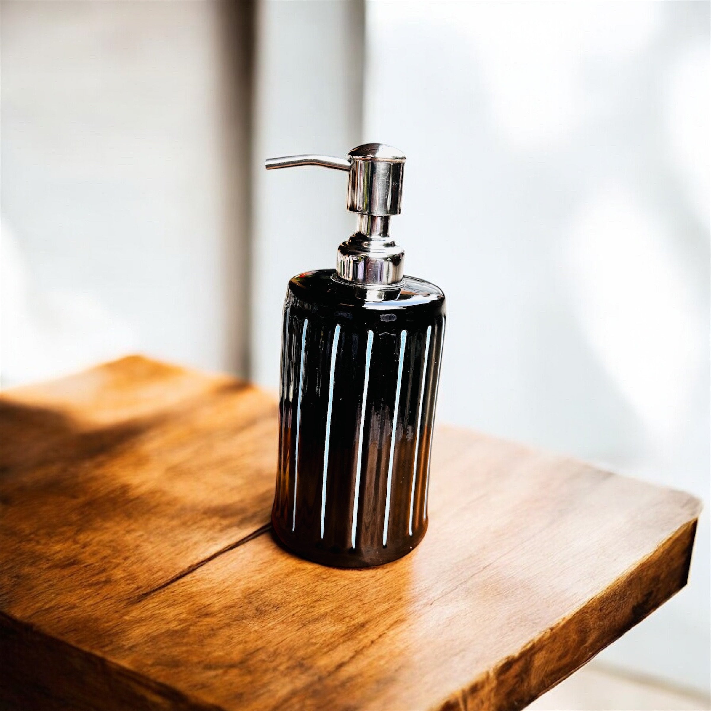 Noir Lines Handcrafted Ceramic Bathroom Set (Set of 3)