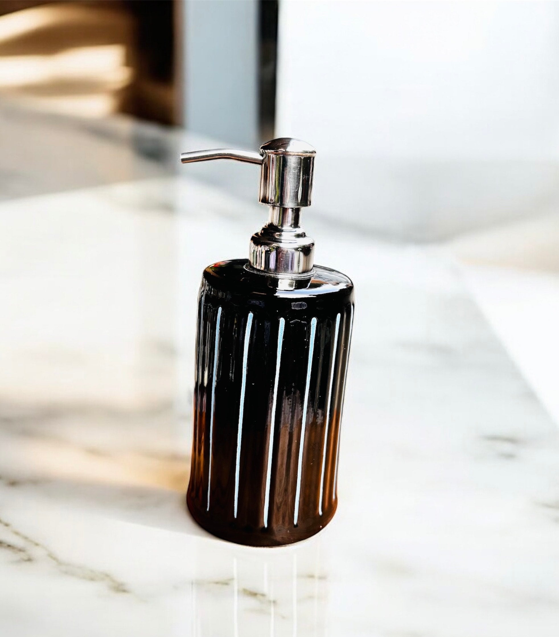 Noir Lines Handcrafted Ceramic Bathroom Set (Set of 3)